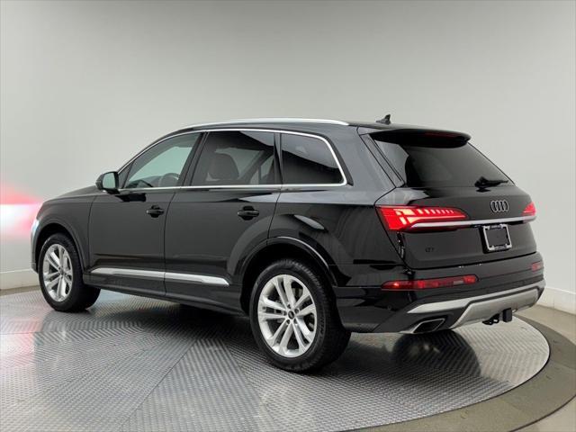 Photo of 2025 Mythos Black Metallic Audi Q7