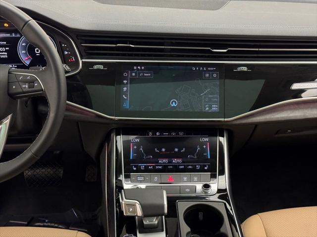 Photo of 2025 Mythos Black Metallic Audi Q7