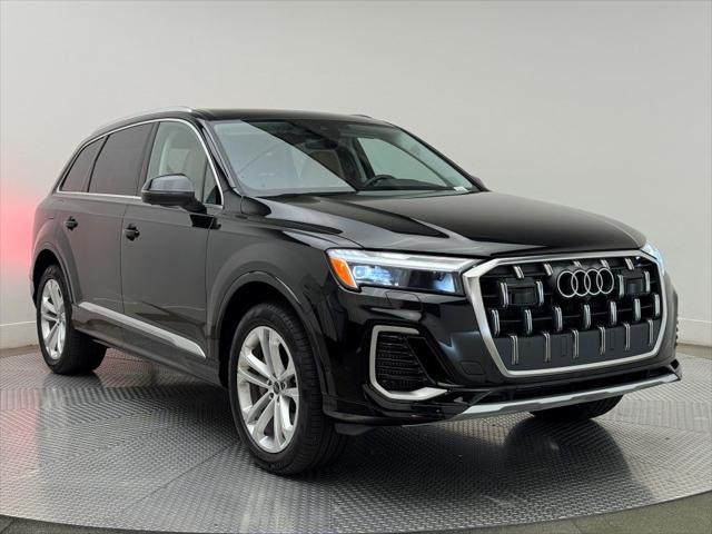Photo of 2025 Mythos Black Metallic Audi Q7