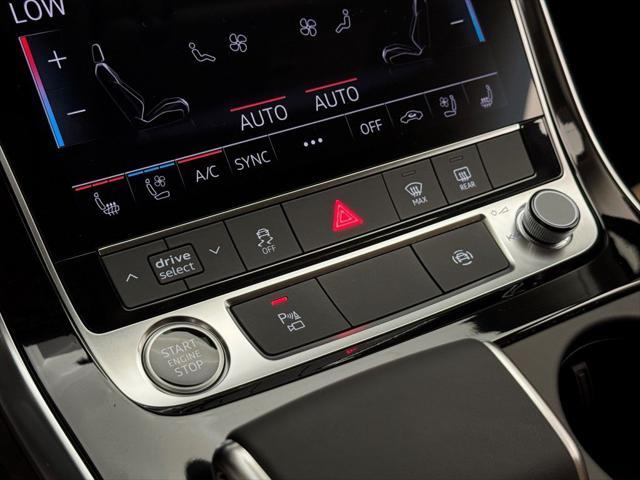 Photo of 2025 Mythos Black Metallic Audi Q7