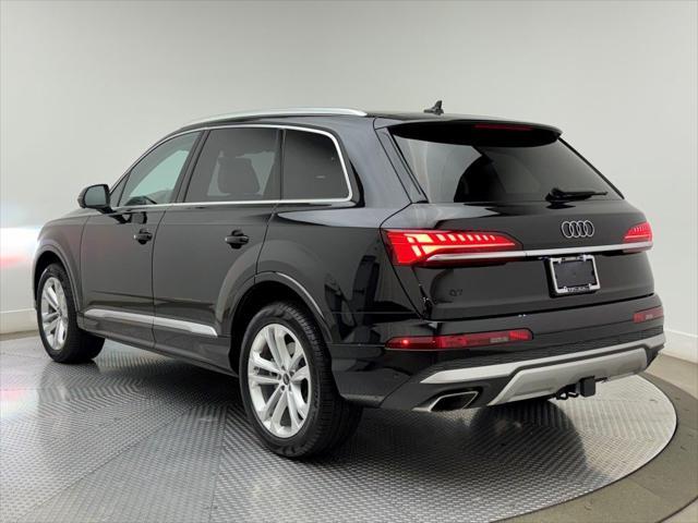Photo of 2025 Mythos Black Metallic Audi Q7