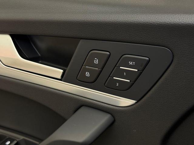 Photo of 2025 Glacier White Audi Q5