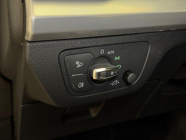Photo of 2025 Glacier White Audi Q5