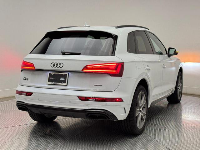 Photo of 2025 Glacier White Audi Q5