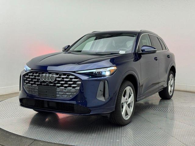 Photo of 2025 Navarra Blue Metallic Audi Q5