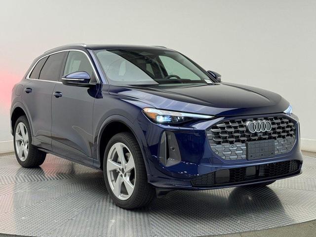 Photo of 2025 Navarra Blue Metallic Audi Q5