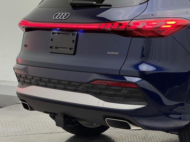 Photo of 2025 Navarra Blue Metallic Audi Q5
