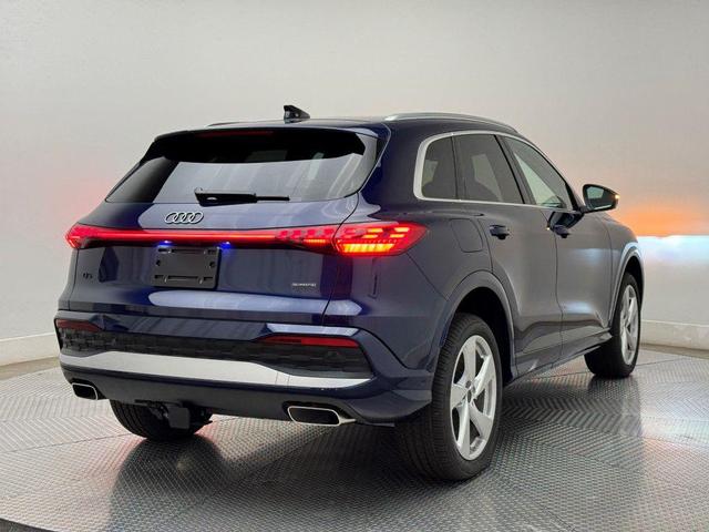 Photo of 2025 Navarra Blue Metallic Audi Q5