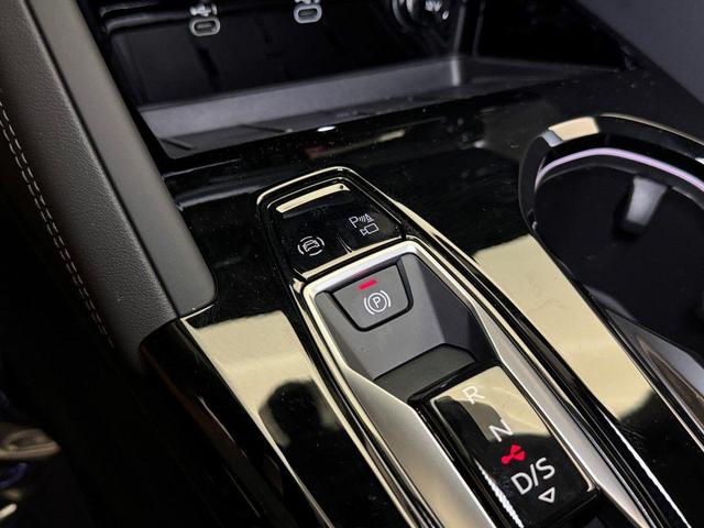 Photo of 2025 Navarra Blue Metallic Audi Q5