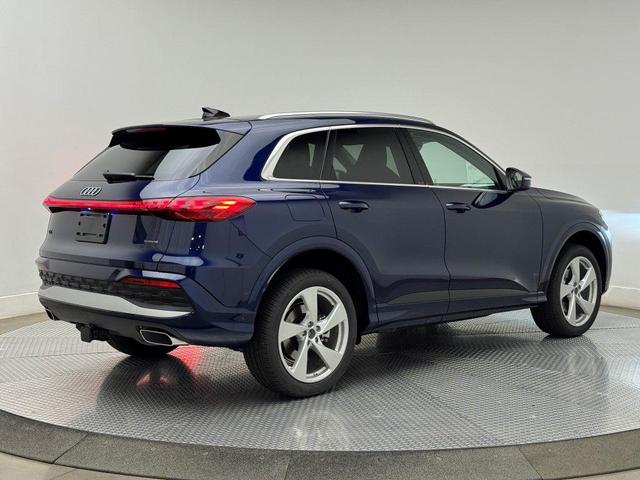 Photo of 2025 Navarra Blue Metallic Audi Q5