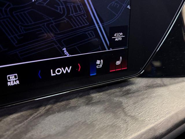 Photo of 2025 Navarra Blue Metallic Audi Q5