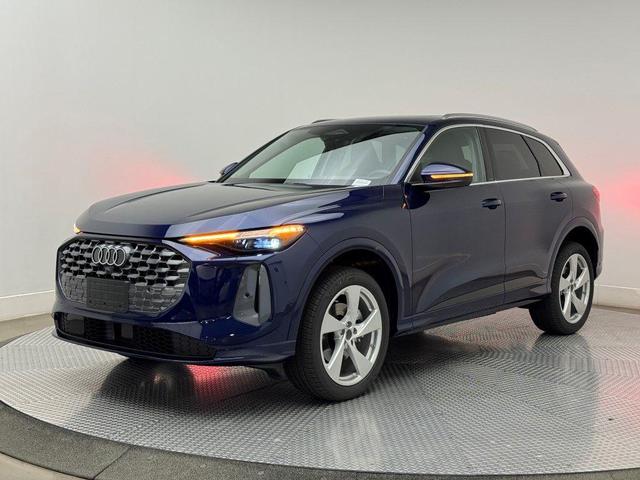 Photo of 2025 Navarra Blue Metallic Audi Q5