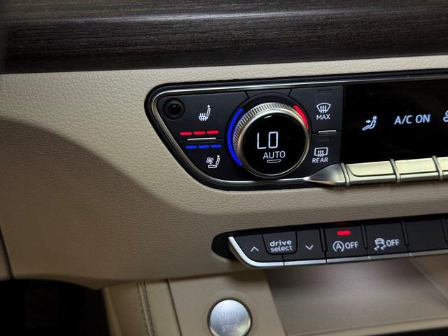 Photo of 2025 Glacier White Audi Q5
