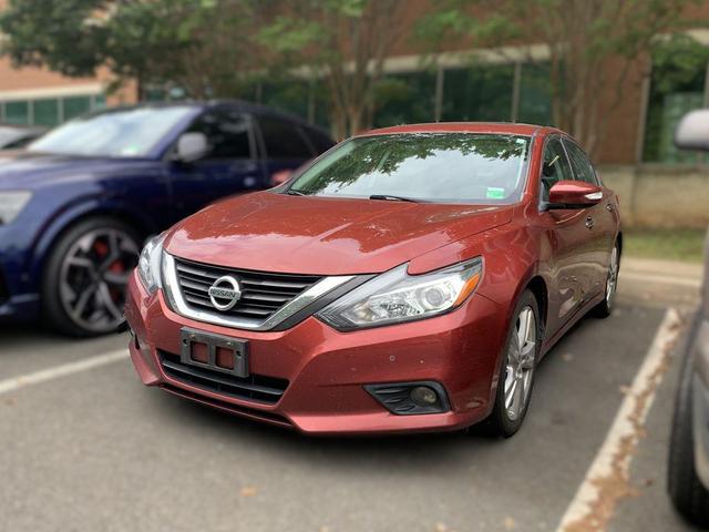 Photo of 2016 Cayenne Red Nissan Altima