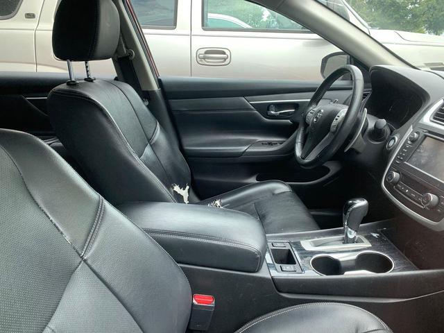 Photo of 2016 Cayenne Red Nissan Altima