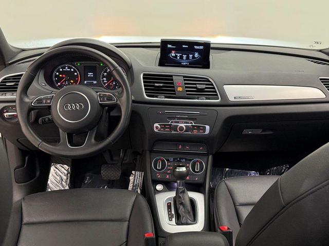 Photo of 2017 White Audi Q3