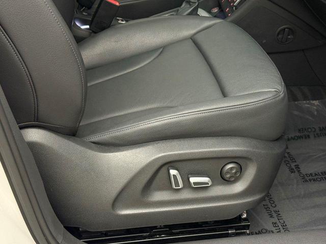Photo of 2017 White Audi Q3
