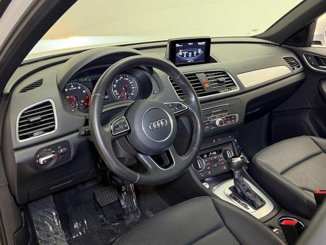 Photo of 2017 White Audi Q3