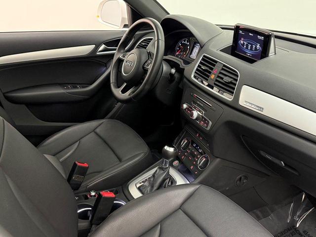 Photo of 2017 White Audi Q3