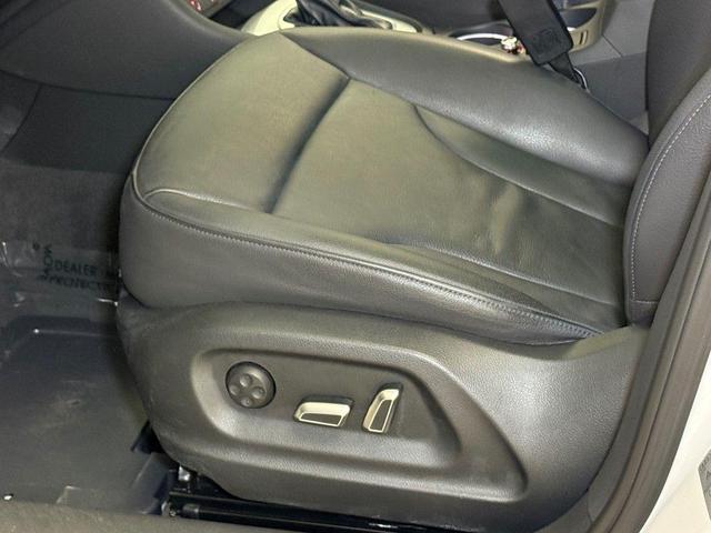 Photo of 2017 White Audi Q3
