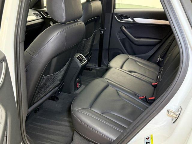 Photo of 2017 White Audi Q3