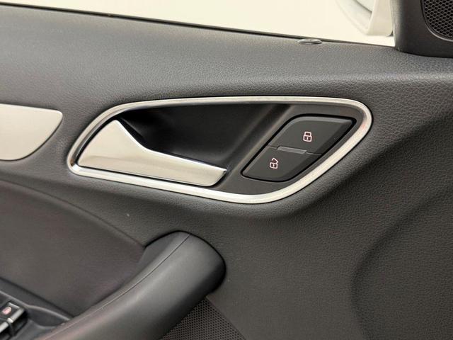 Photo of 2017 White Audi Q3