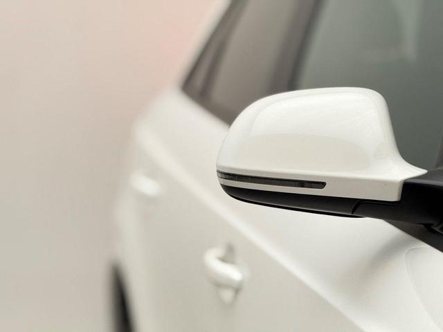 Photo of 2017 White Audi Q3