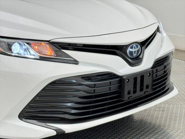 Photo of 2020 Super White Toyota Camry