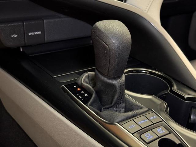 Photo of 2020 Super White Toyota Camry