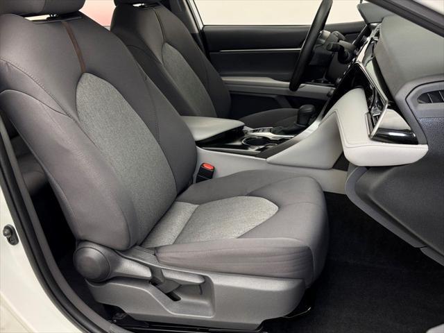 Photo of 2020 Super White Toyota Camry