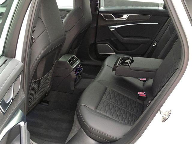 Photo of 2024 Glacier White Audi RS 6 Avant