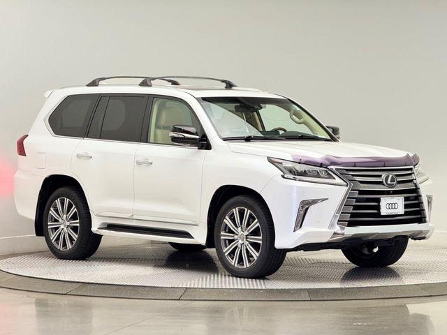 Photo of 2017 Starfire Pearl Lexus LX 570