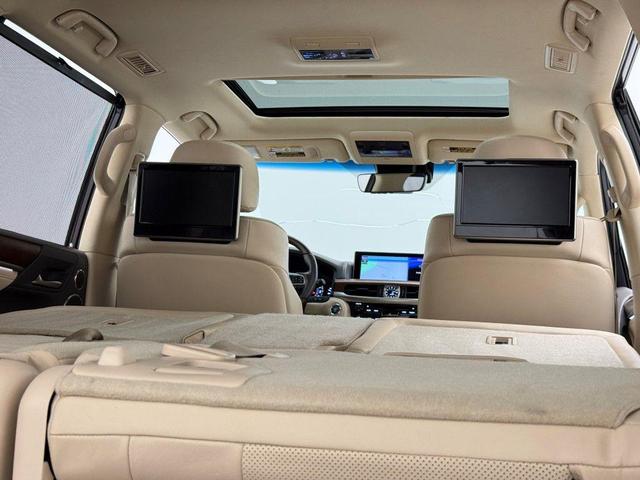 Photo of 2017 Starfire Pearl Lexus LX 570