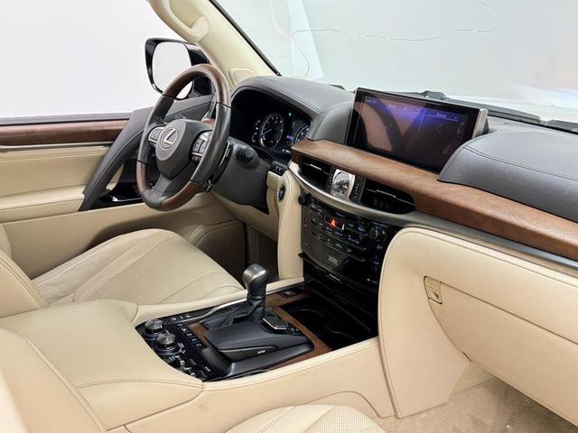 Photo of 2017 Starfire Pearl Lexus LX 570