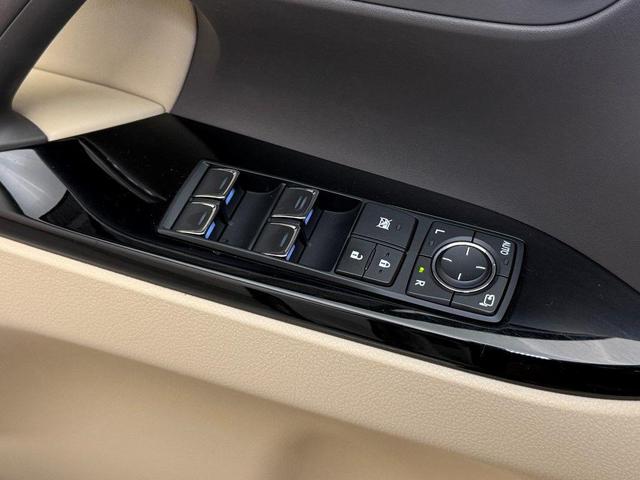 Photo of 2017 Starfire Pearl Lexus LX 570