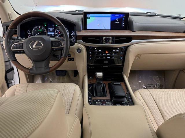 Photo of 2017 Starfire Pearl Lexus LX 570