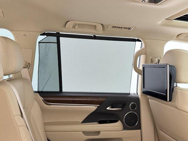 Photo of 2017 Starfire Pearl Lexus LX 570