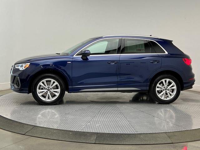 Photo of 2025 Blue Metallic Audi Q3