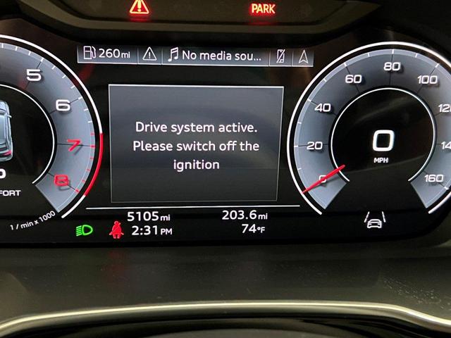 Photo of 2025 Blue Metallic Audi Q3