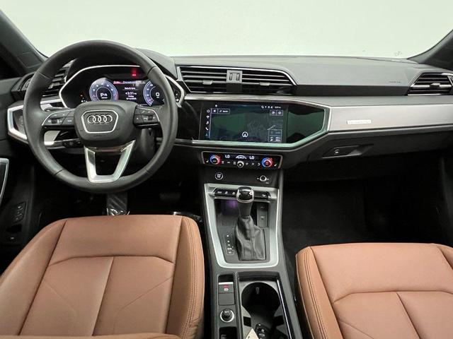 Photo of 2025 Blue Metallic Audi Q3