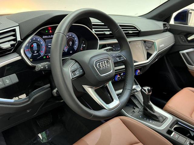 Photo of 2025 Blue Metallic Audi Q3