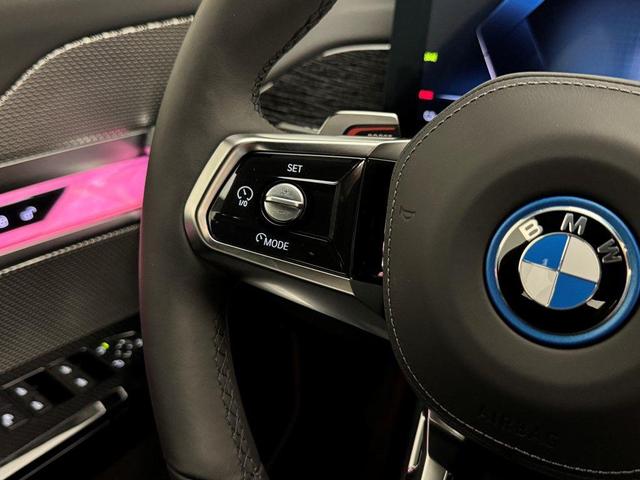 Photo of 2024 Black Sapphire Metallic BMW i7