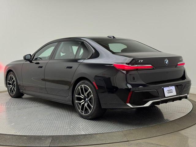 Photo of 2024 Black Sapphire Metallic BMW i7