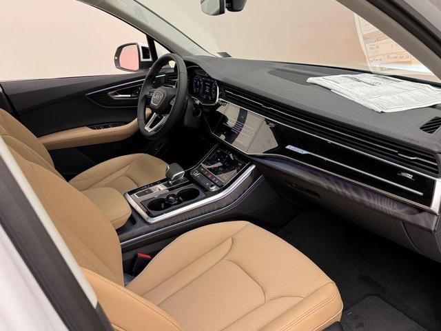 Photo of 2025 Glacier White Metallic Audi Q7