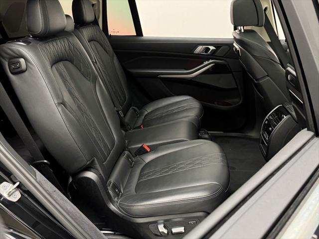 Photo of 2023 Black BMW X7