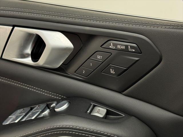 Photo of 2023 Black BMW X7