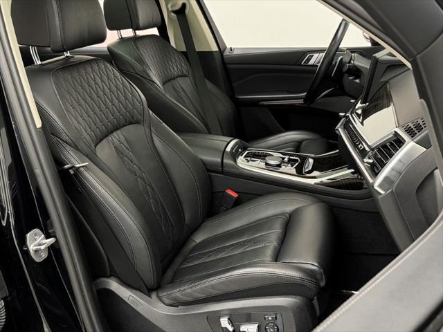 Photo of 2023 Black BMW X7