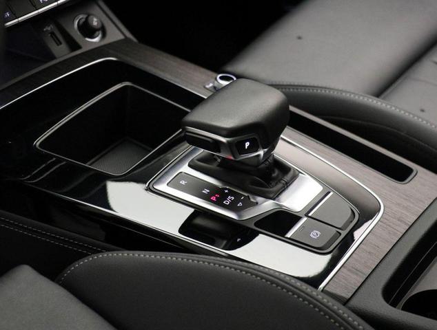 Photo of 2025 Florett Silver Metallic Audi Q5
