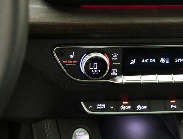 Photo of 2025 Florett Silver Metallic Audi Q5