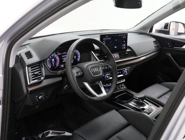 Photo of 2025 Florett Silver Metallic Audi Q5